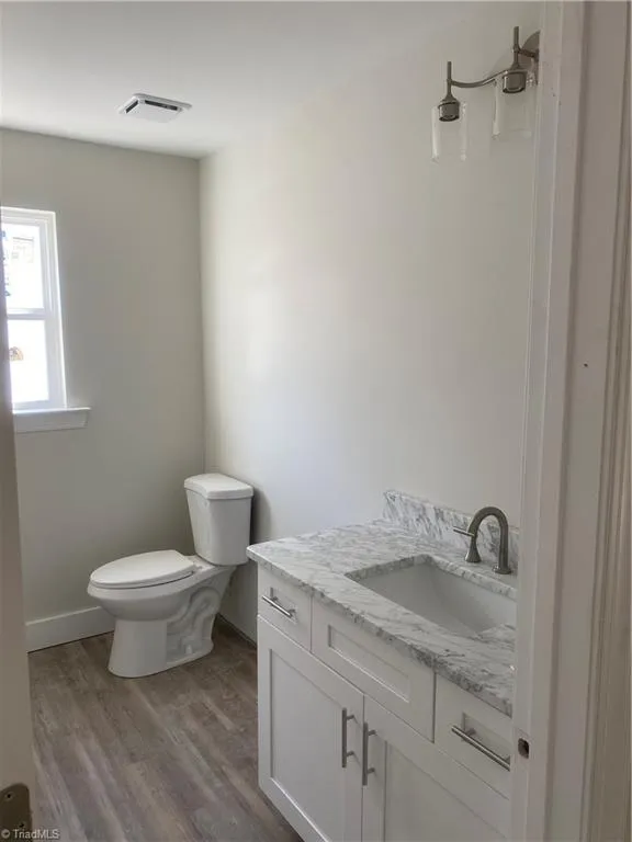 1203 Woodbriar Avenue Greensboro, NC 27405