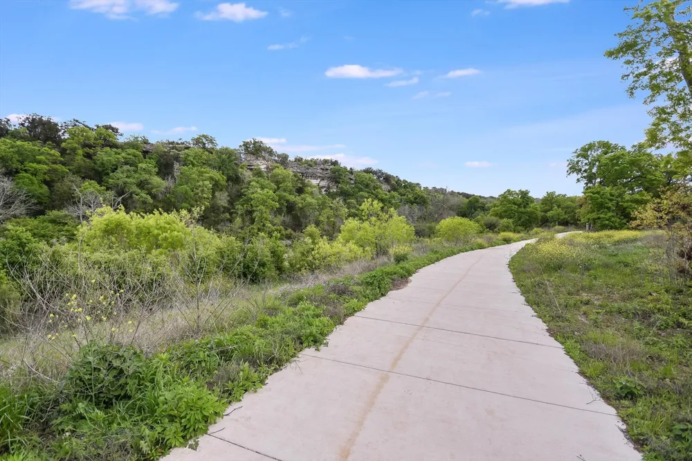 1013 Bear Track Loop Georgetown, TX 78628