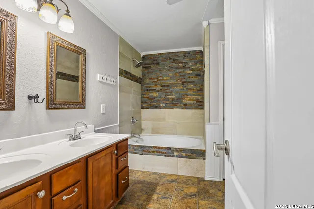 397 COPPER PATH DR New Braunfels, TX 78130