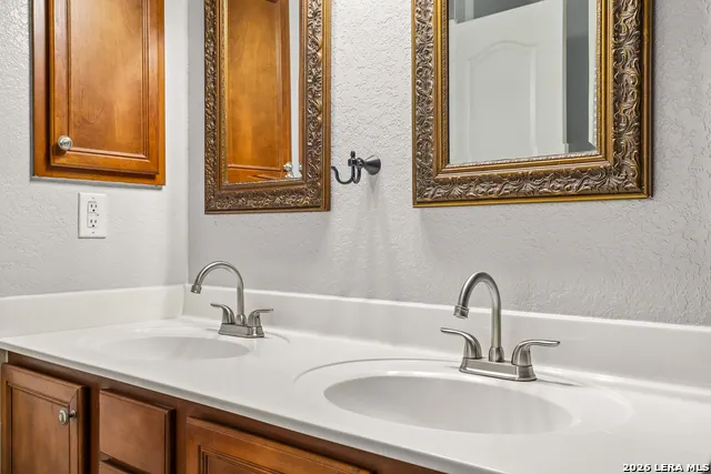 397 COPPER PATH DR New Braunfels, TX 78130
