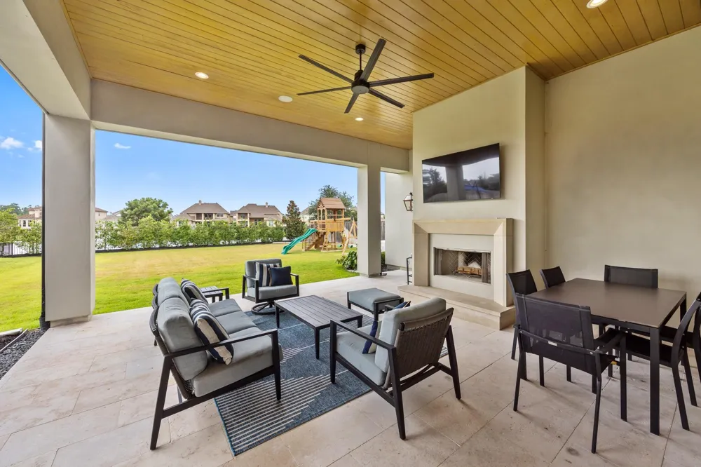 6822 E Warwick Lake Lane Spring, TX 77389