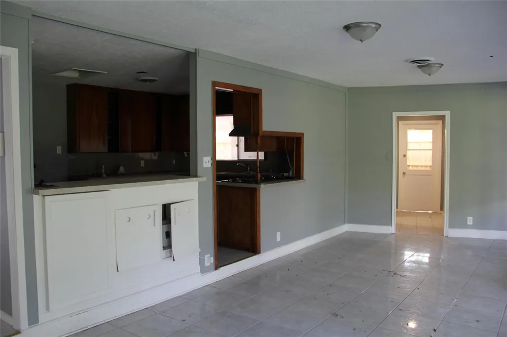 126 San Marino Drive Galveston, TX 77550