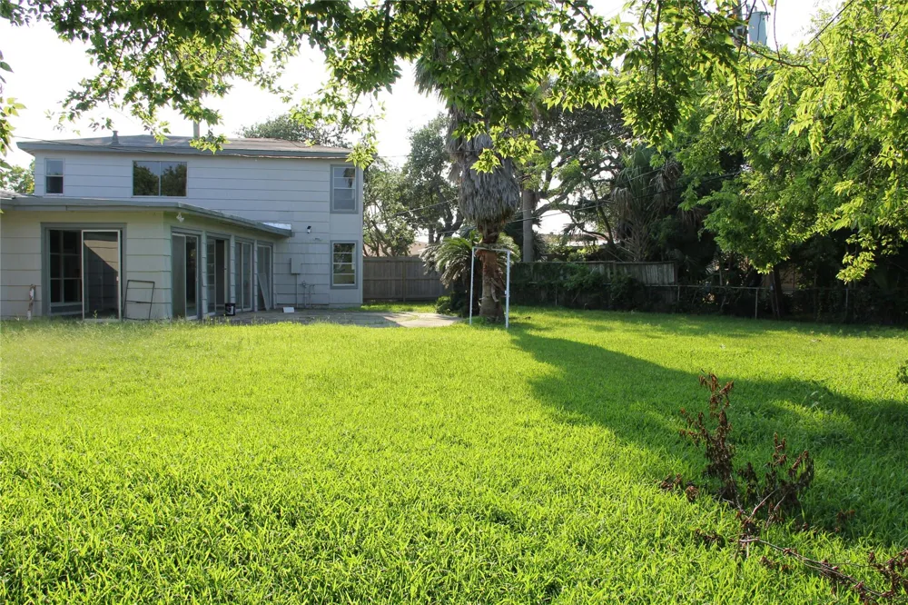 126 San Marino Drive Galveston, TX 77550