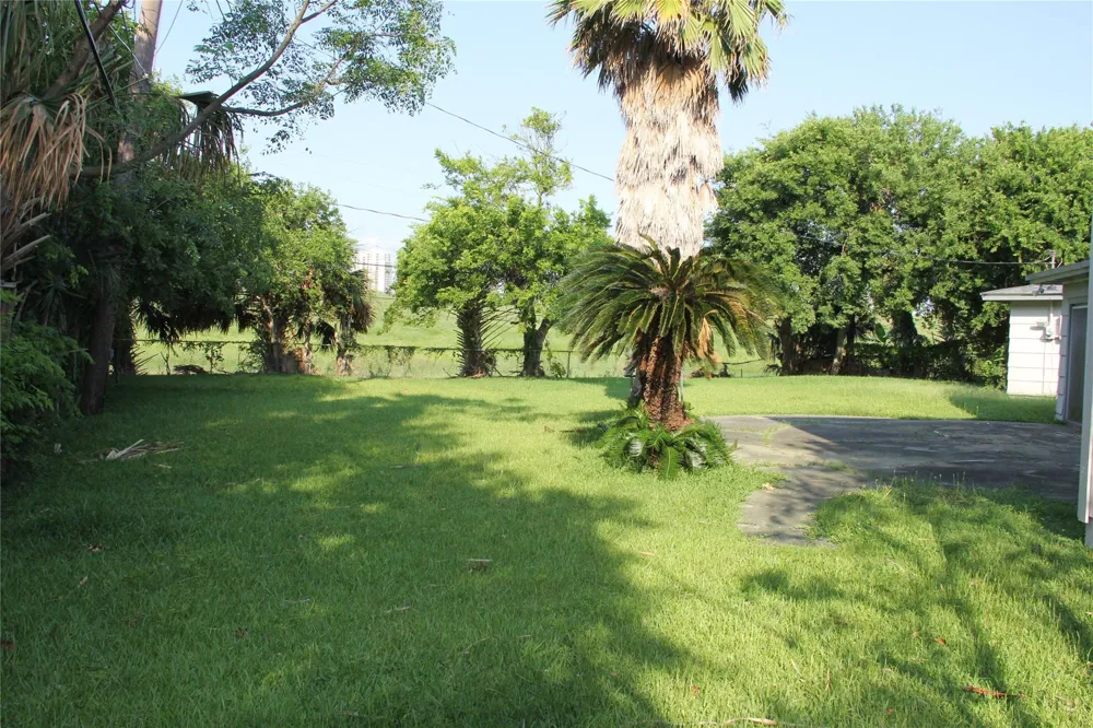 126 San Marino Drive Galveston, TX 77550