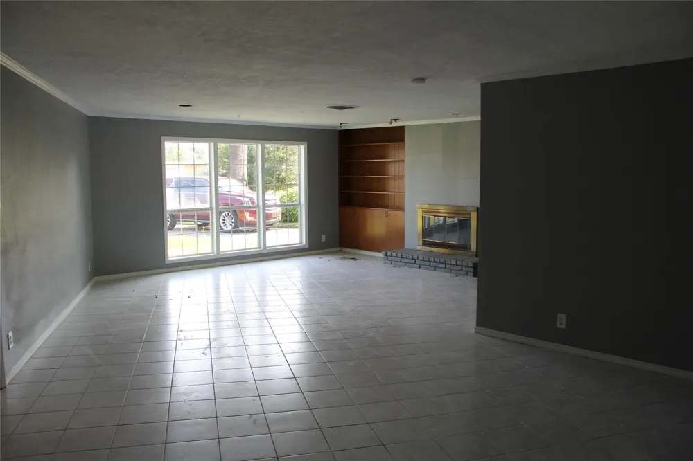 126 San Marino Drive Galveston, TX 77550