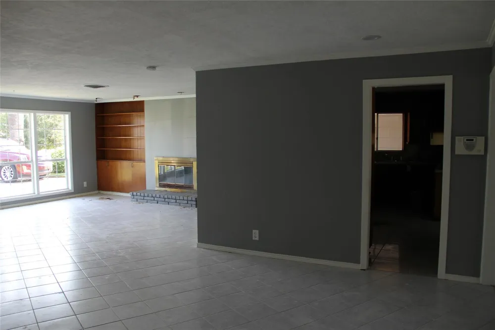 126 San Marino Drive Galveston, TX 77550