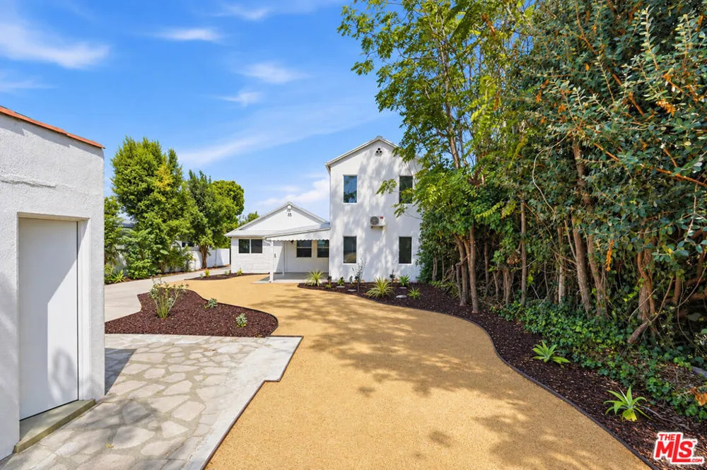 3022 W 73rd Street Los Angeles, CA 90043