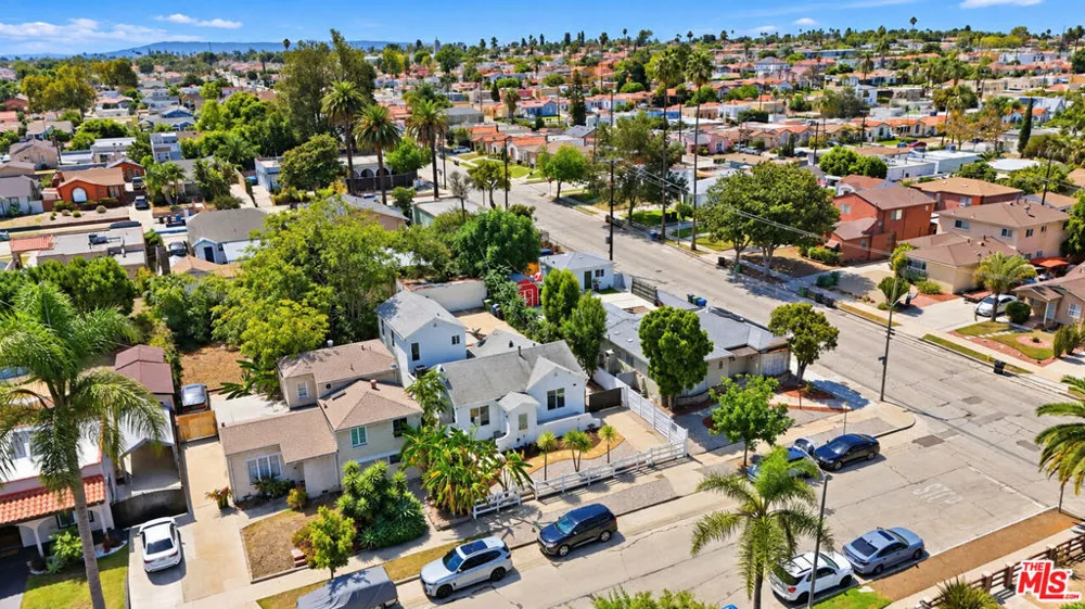 3022 W 73rd Street Los Angeles, CA 90043