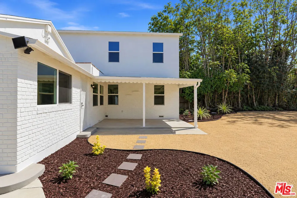 3022 W 73rd Street Los Angeles, CA 90043