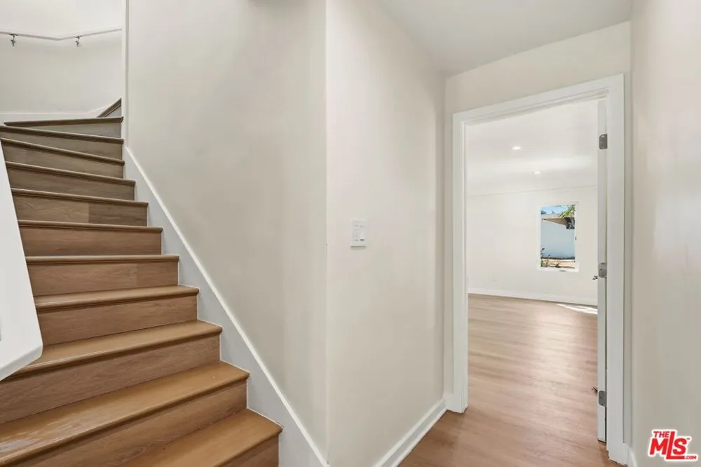 3022 W 73rd Street Los Angeles, CA 90043