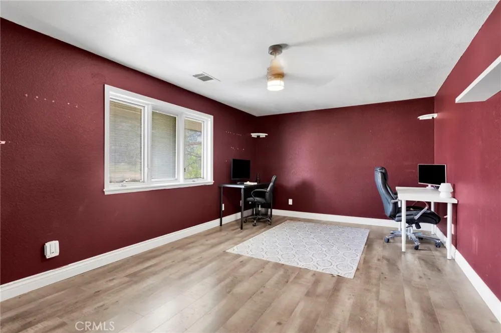 19924 Cronese Apple Valley, CA 92308