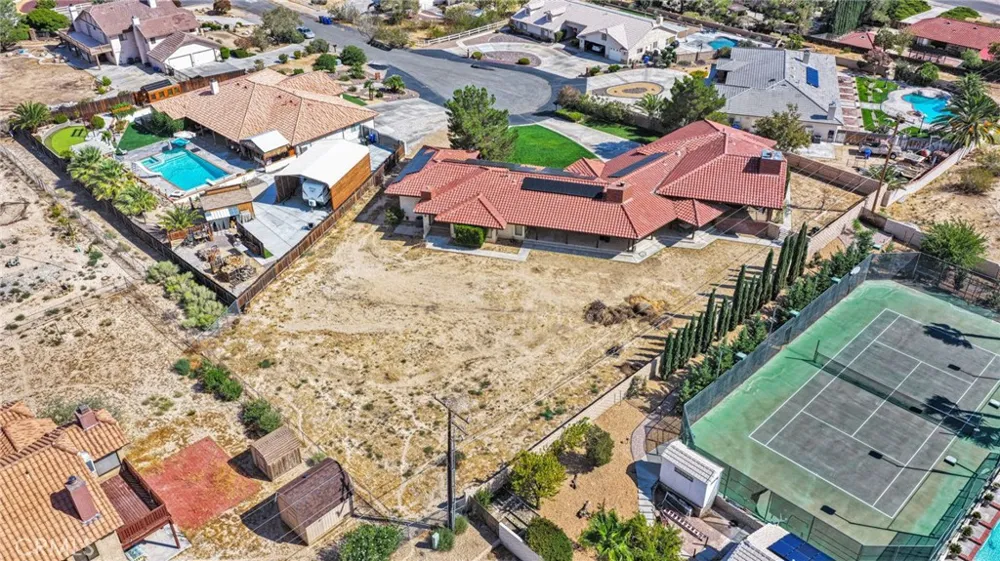 19924 Cronese Apple Valley, CA 92308