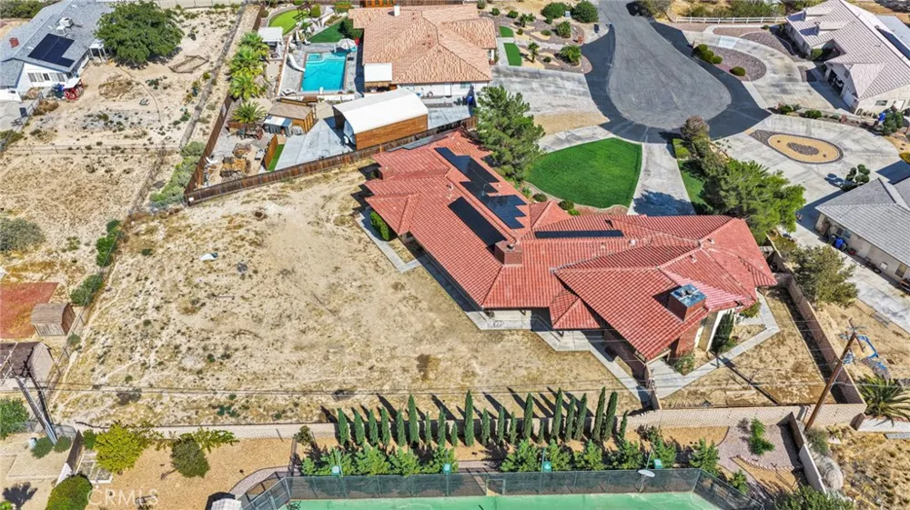 19924 Cronese Apple Valley, CA 92308