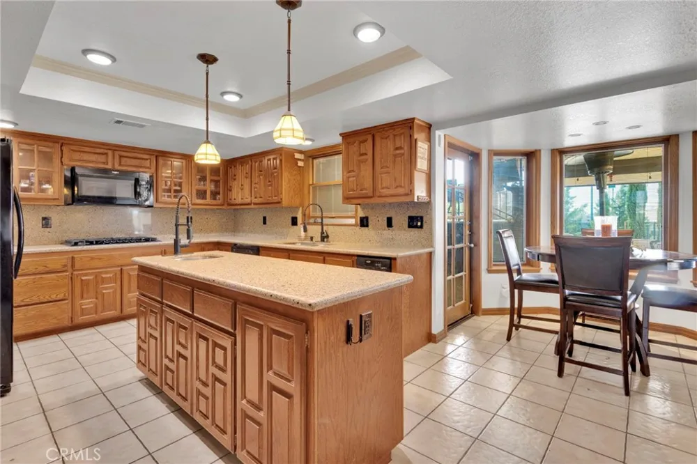 19924 Cronese Apple Valley, CA 92308