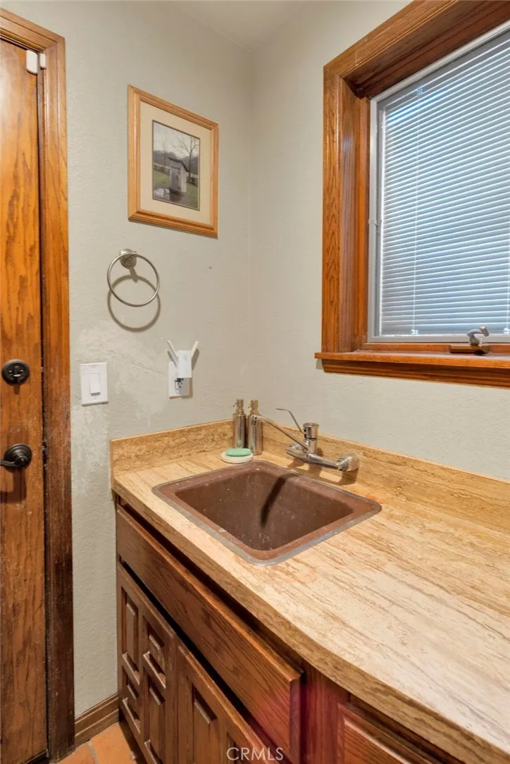 19924 Cronese Apple Valley, CA 92308