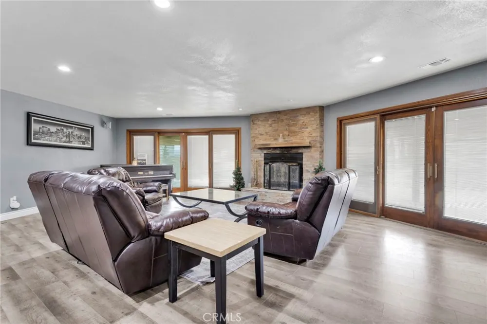 19924 Cronese Apple Valley, CA 92308