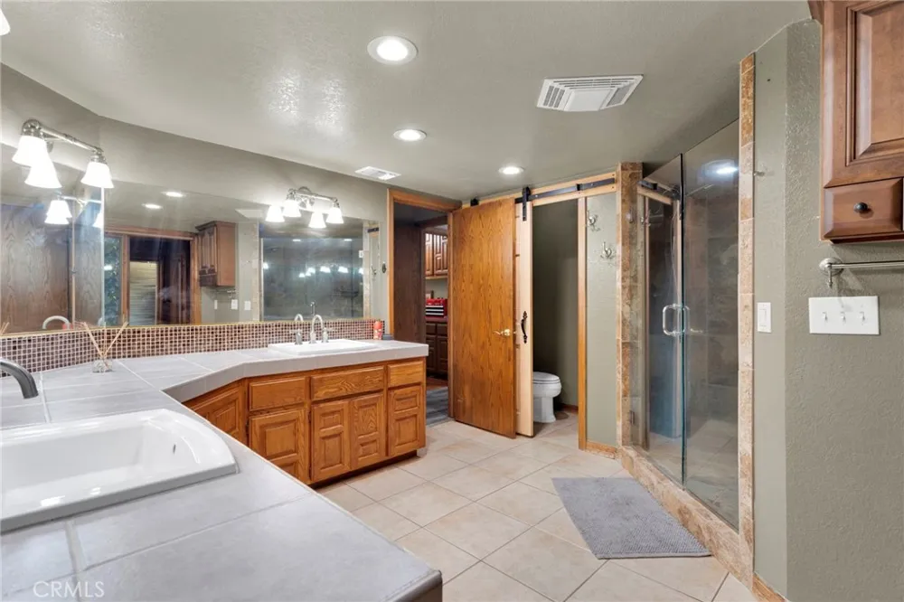 19924 Cronese Apple Valley, CA 92308