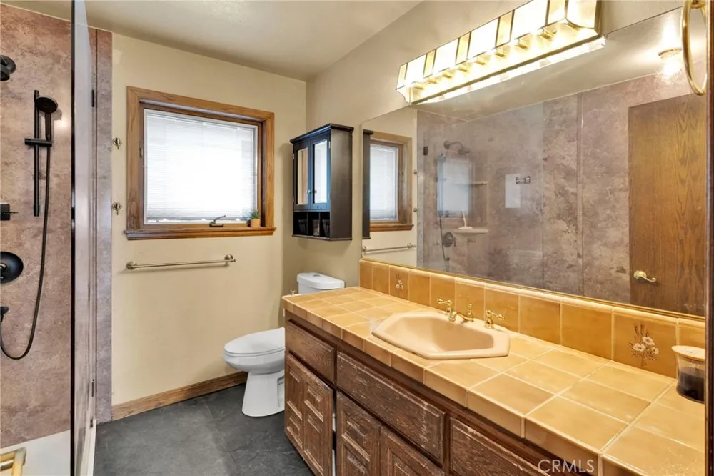 19924 Cronese Apple Valley, CA 92308