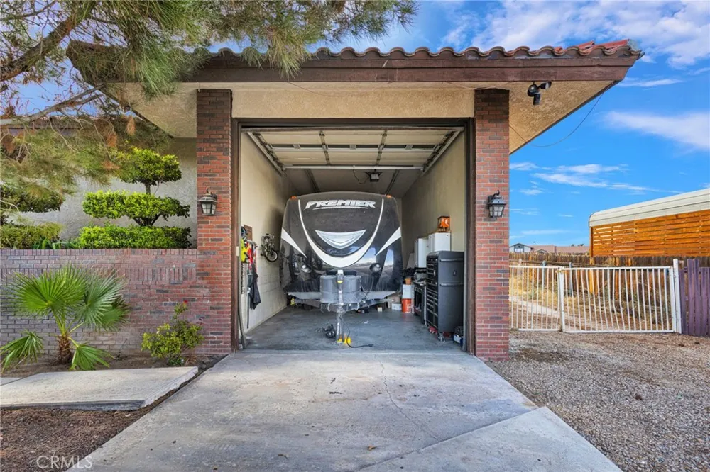 19924 Cronese Apple Valley, CA 92308