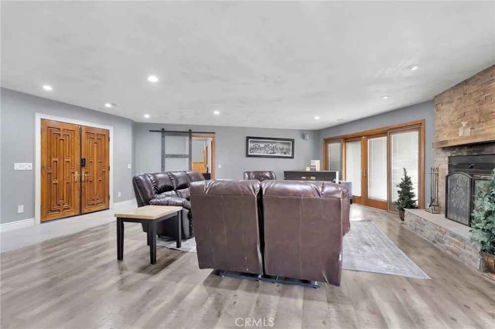 19924 Cronese Apple Valley, CA 92308