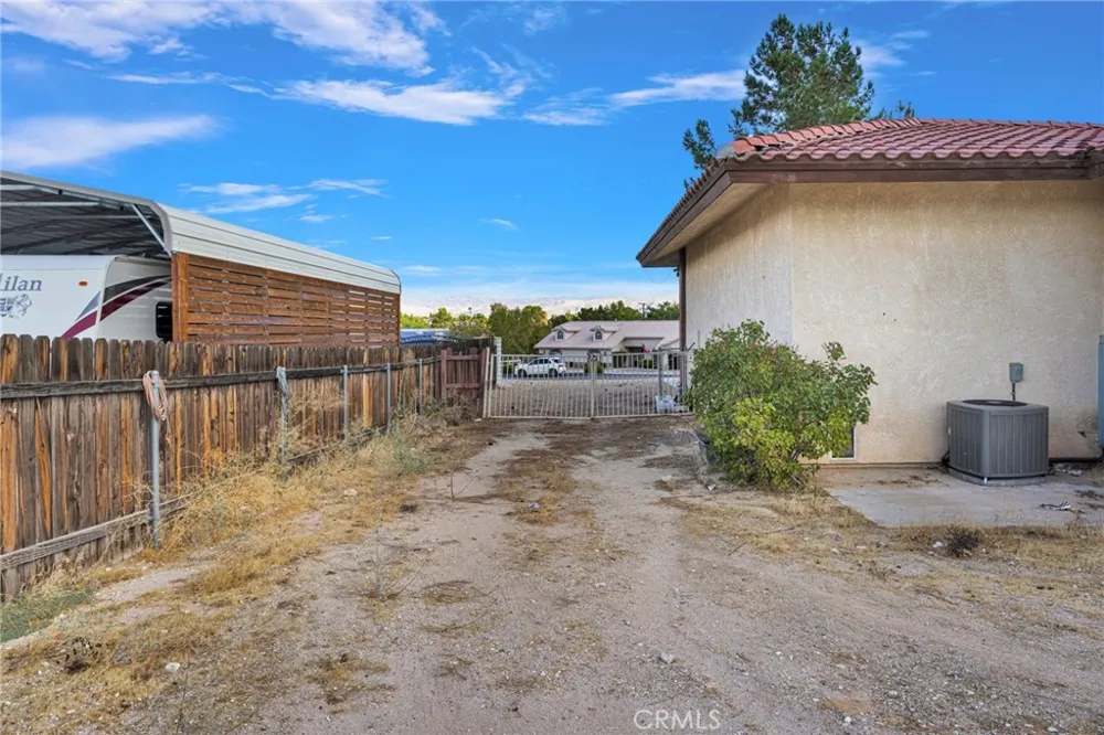 19924 Cronese Apple Valley, CA 92308