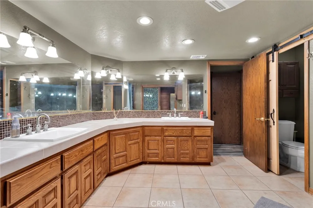 19924 Cronese Apple Valley, CA 92308