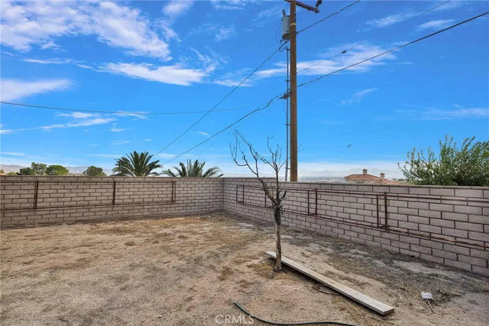 19924 Cronese Apple Valley, CA 92308