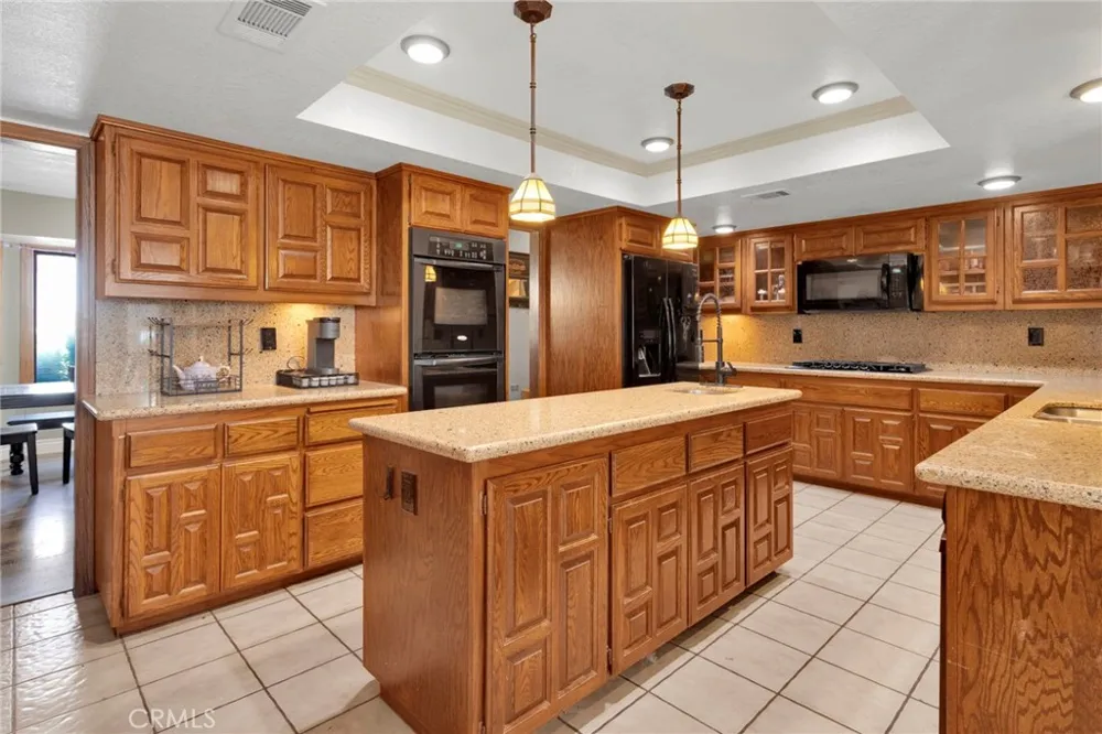 19924 Cronese Apple Valley, CA 92308