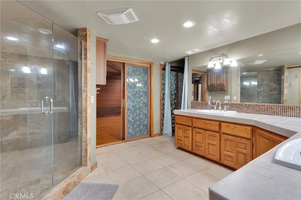19924 Cronese Apple Valley, CA 92308