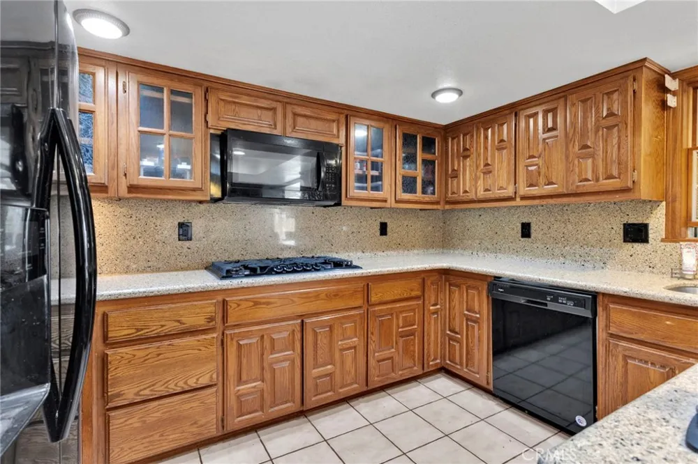 19924 Cronese Apple Valley, CA 92308