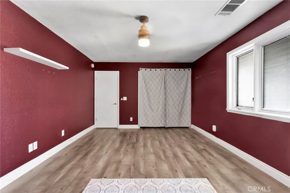 19924 Cronese Apple Valley, CA 92308