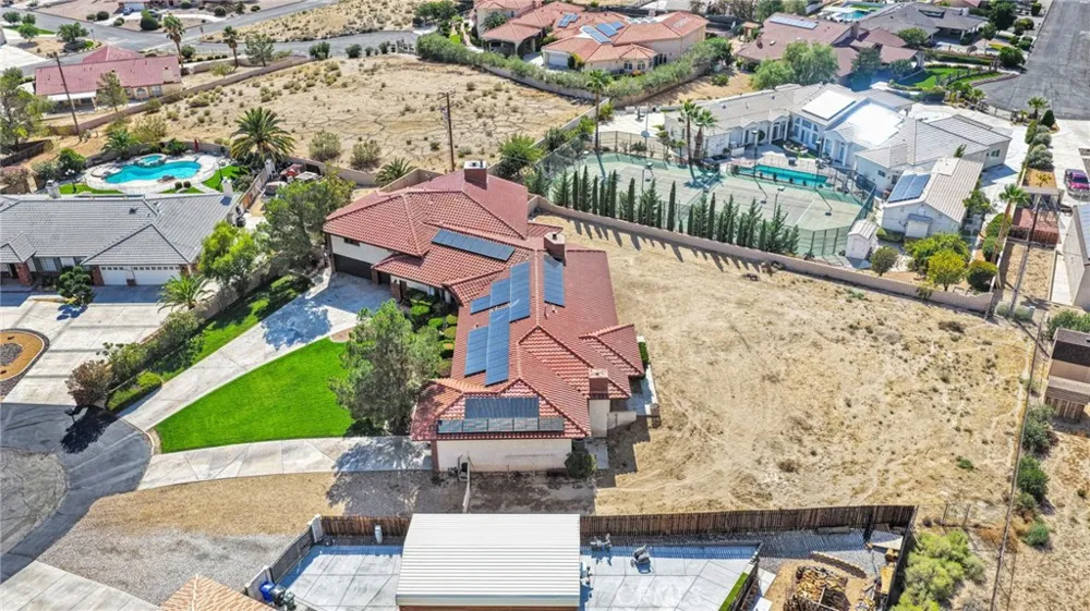 19924 Cronese Apple Valley, CA 92308