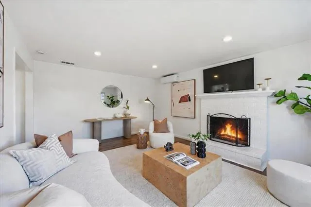 4295 Jan Way San Jose, CA 95124