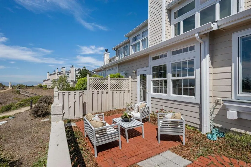 85 Outlook Circle Pacifica, CA 94044