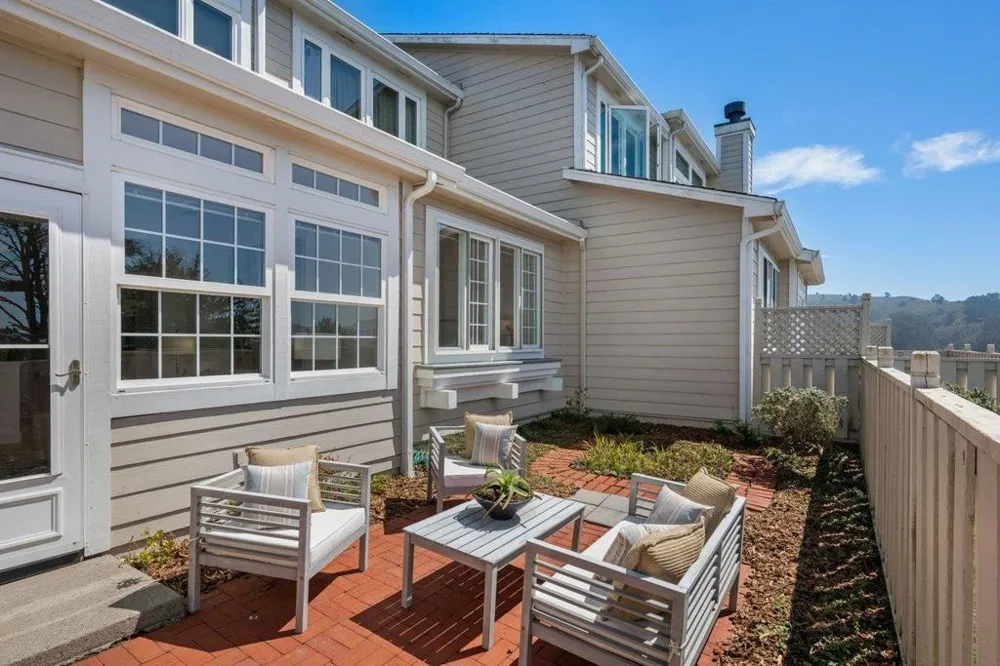 85 Outlook Circle Pacifica, CA 94044