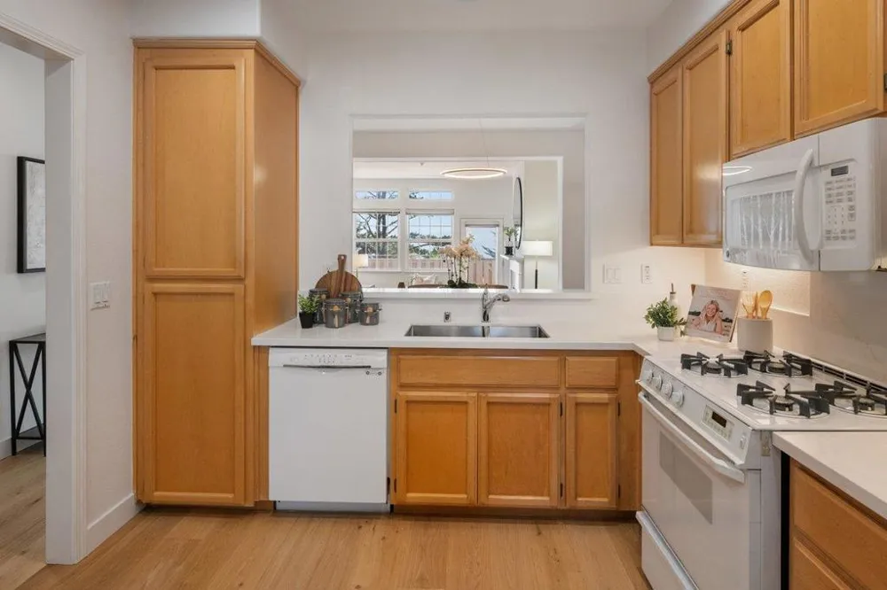 85 Outlook Circle Pacifica, CA 94044