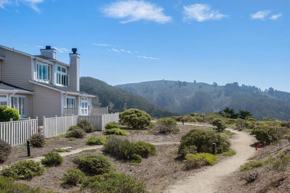 85 Outlook Circle Pacifica, CA 94044