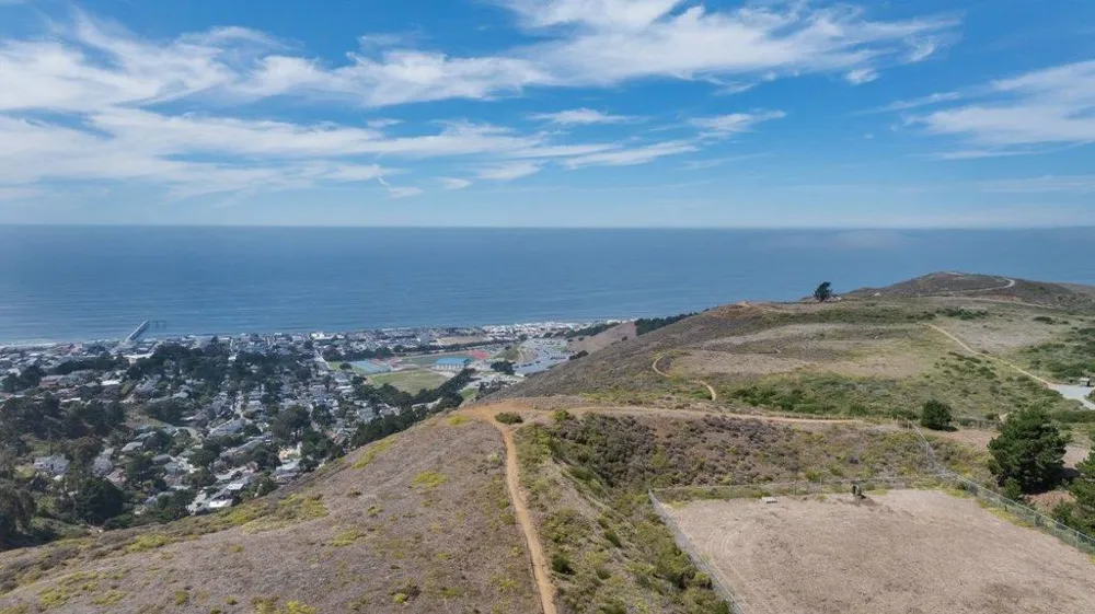 85 Outlook Circle Pacifica, CA 94044