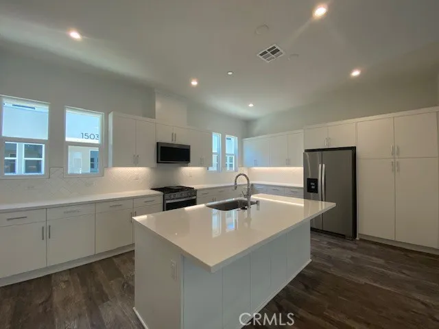 1411 Cara Drive Anaheim, CA 92805