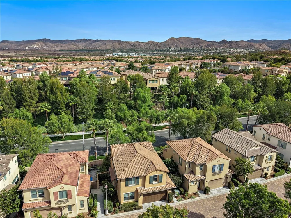 69 Clover Lake Forest, CA 92630