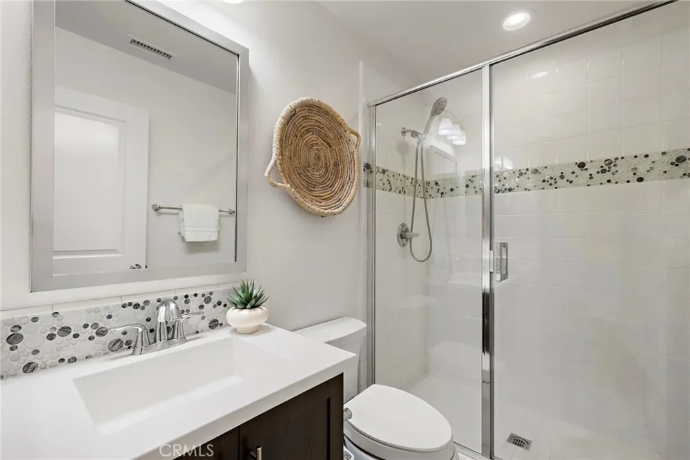 69 Clover Lake Forest, CA 92630