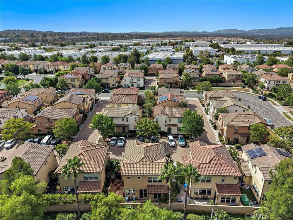 69 Clover Lake Forest, CA 92630