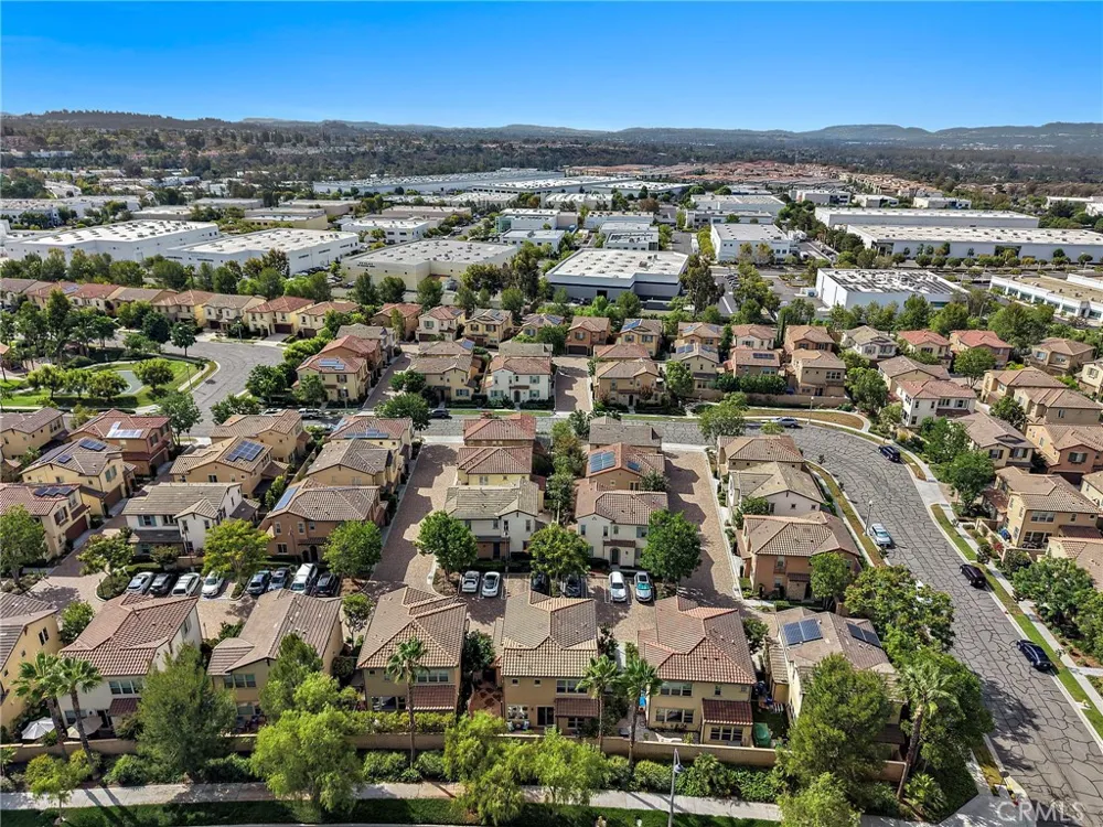 69 Clover Lake Forest, CA 92630