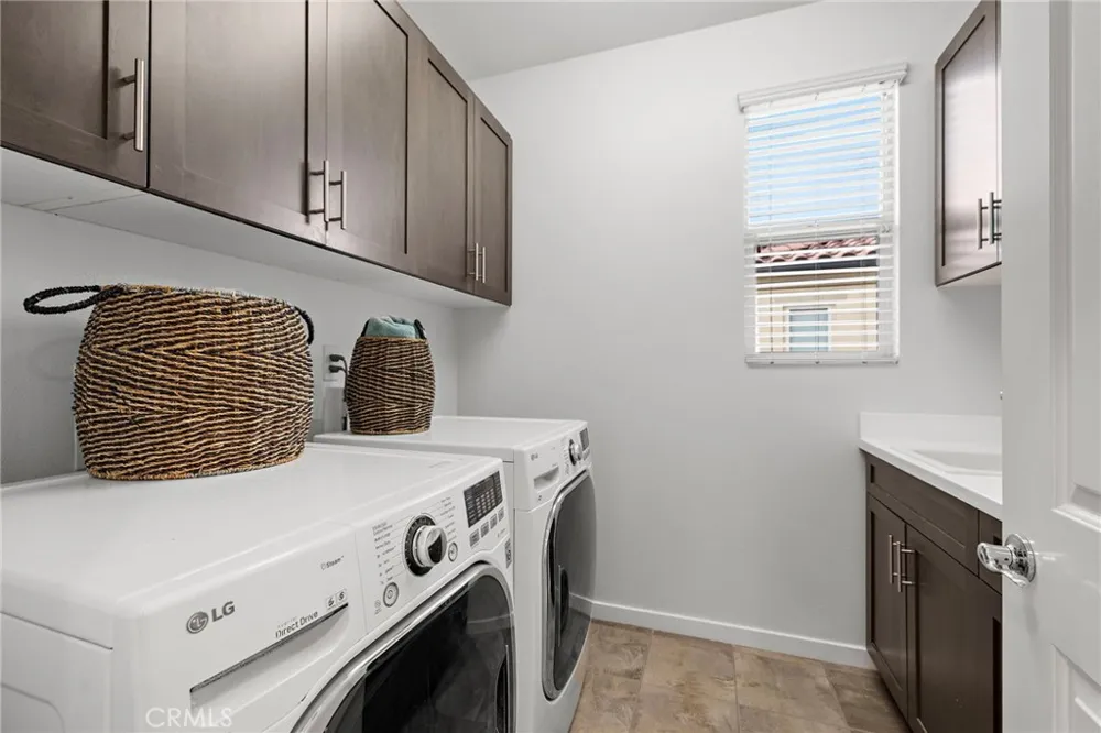 69 Clover Lake Forest, CA 92630