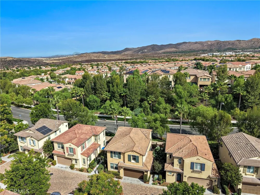69 Clover Lake Forest, CA 92630