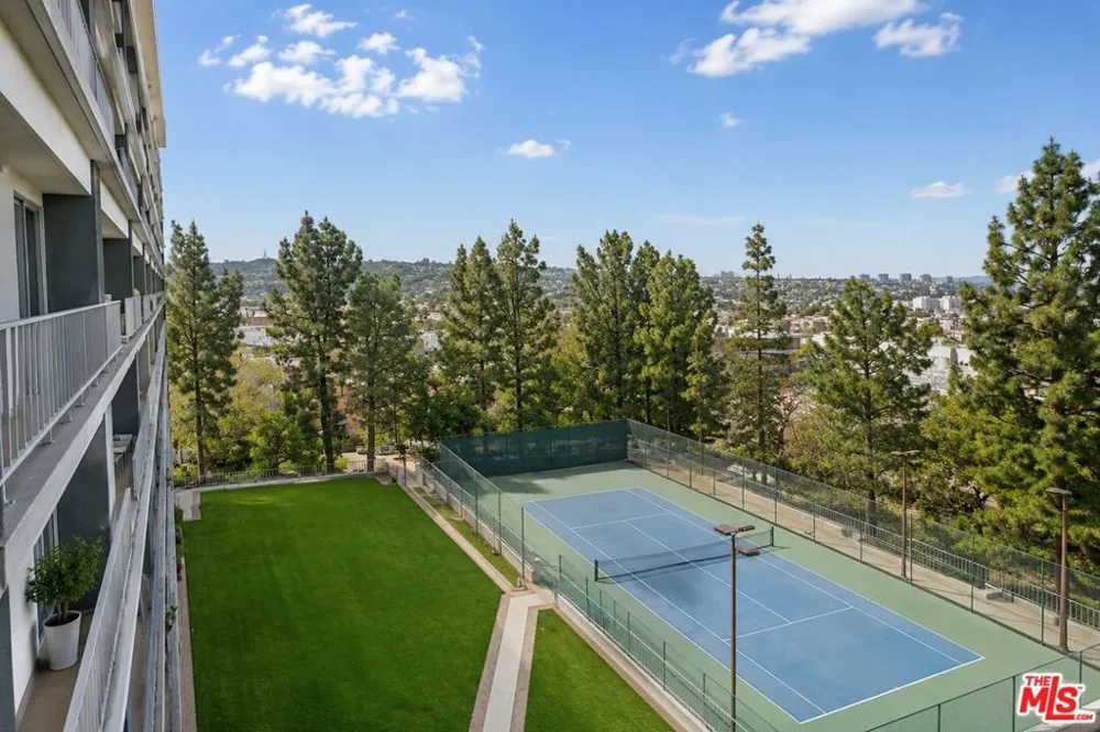 100 S Doheny Drive #519 Los Angeles, CA 90048