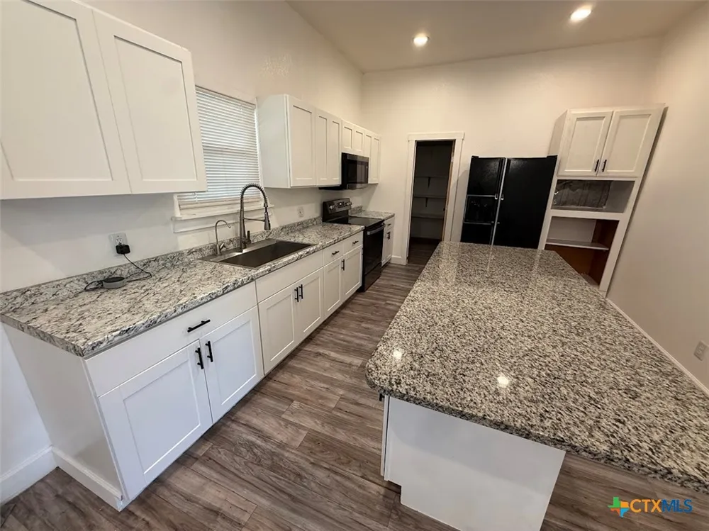 120 Town View #A Canyon Lake, TX 78133