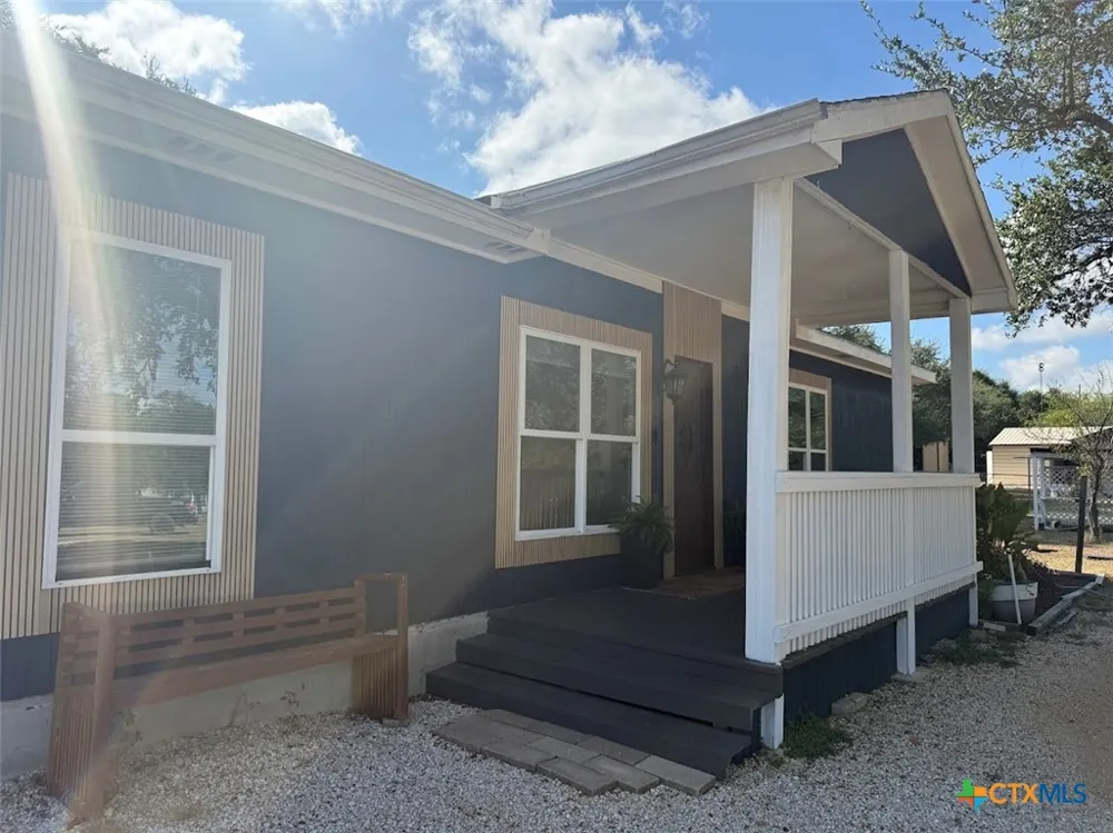 120 Town View #A Canyon Lake, TX 78133
