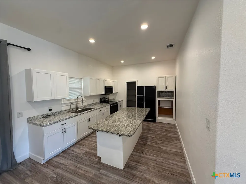 120 Town View #A Canyon Lake, TX 78133