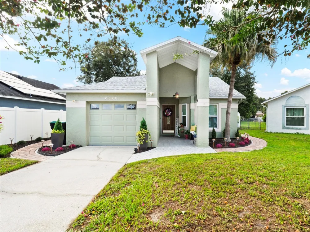 9836 FLYNT CIRCLE Orlando, FL 32825